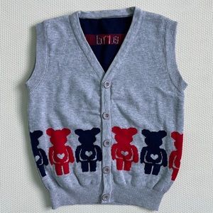 5y 🐻 sweaters vest